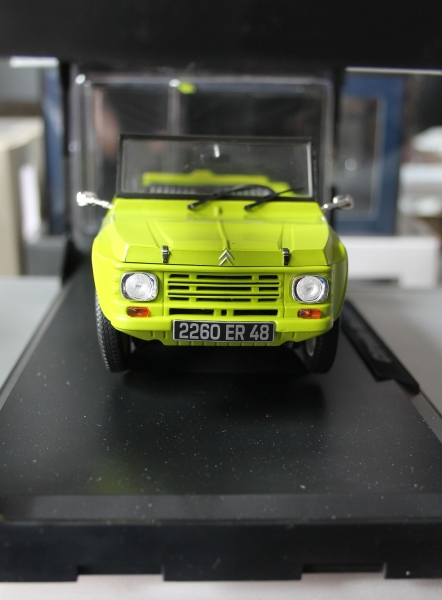 NOREV: Citroën Méhari vert tibesti (1:18) in Original Citroën Karton